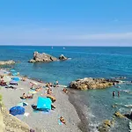 Casa Merea 16 *